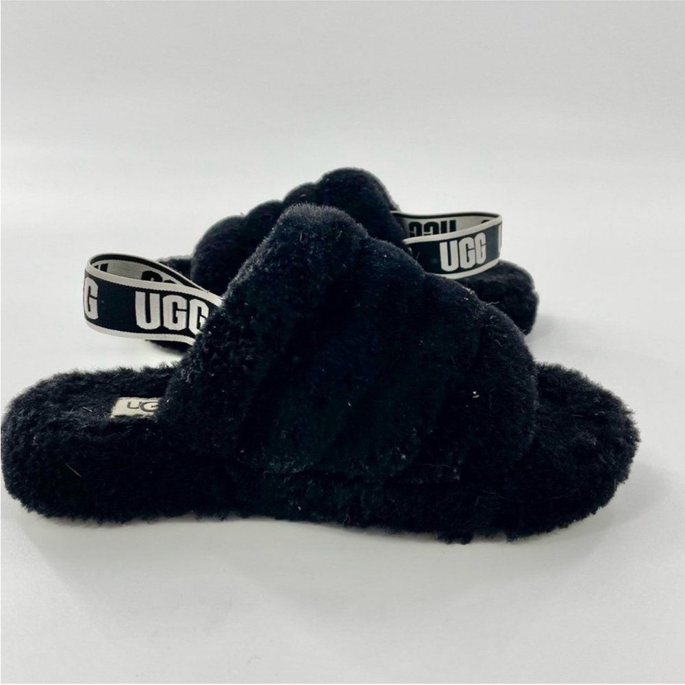 Girls size 2 Ugg slippers